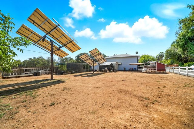 20260 River Valley Drive, Anderson, CA 96007