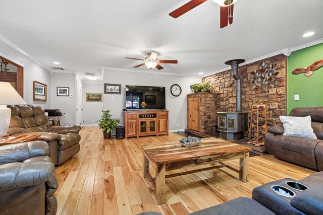 20260 River Valley Drive, Anderson, CA 96007