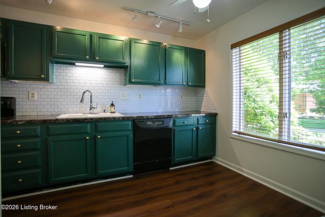 6481 Marina Dr, Prospect, KY 40059