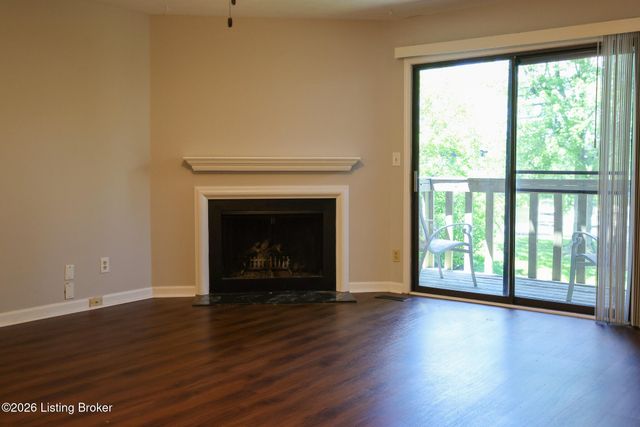 6481 Marina Dr, Prospect, KY 40059