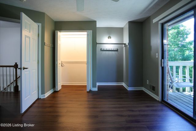 6481 Marina Dr, Prospect, KY 40059