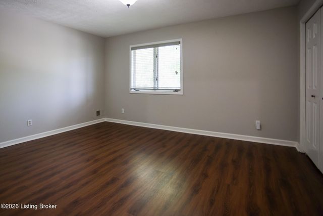 6481 Marina Dr, Prospect, KY 40059