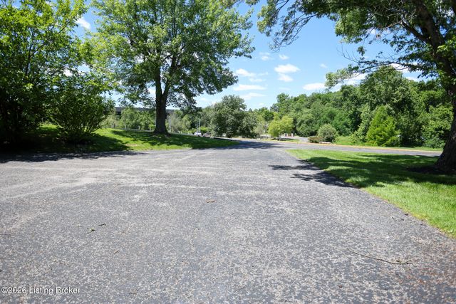6481 Marina Dr, Prospect, KY 40059