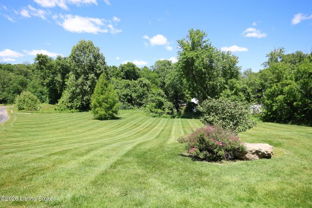 6481 Marina Dr, Prospect, KY 40059