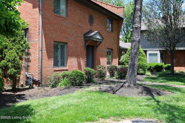6481 Marina Dr, Prospect, KY 40059