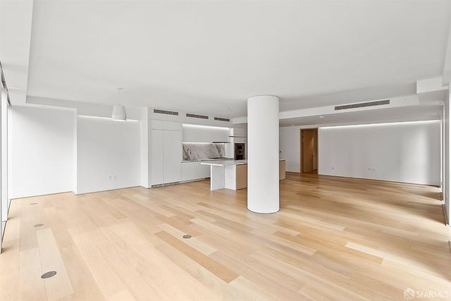 1 Steuart Lane 1903, San Francisco, CA 94105