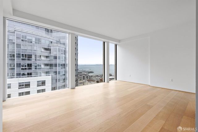 1 Steuart Lane 1903, San Francisco, CA 94105