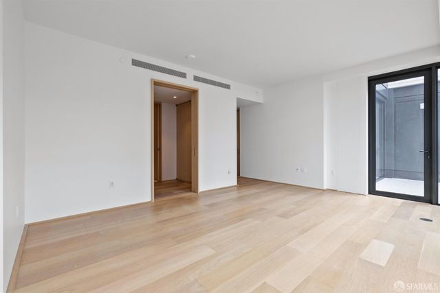 1 Steuart Lane 1903, San Francisco, CA 94105