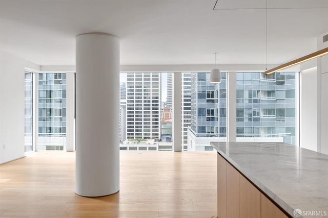 1 Steuart Lane 1903, San Francisco, CA 94105