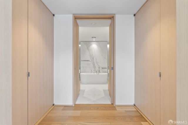 1 Steuart Lane 1903, San Francisco, CA 94105