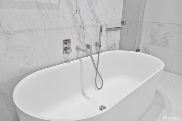 1 Steuart Lane 1903, San Francisco, CA 94105