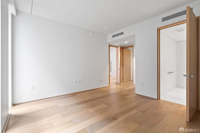 1 Steuart Lane 1903, San Francisco, CA 94105