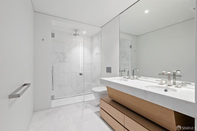 1 Steuart Lane 1903, San Francisco, CA 94105