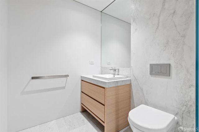 1 Steuart Lane 1903, San Francisco, CA 94105