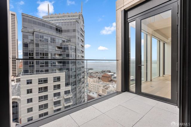 1 Steuart Lane 1903, San Francisco, CA 94105