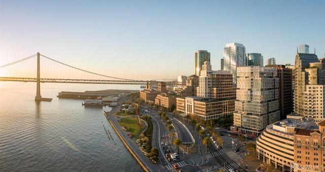 1 Steuart Lane 1903, San Francisco, CA 94105