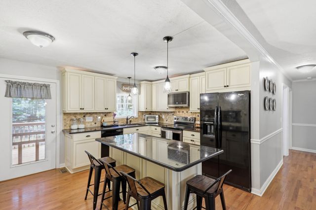 1536 Poplar Grove Rd, Westmoreland, TN 37186