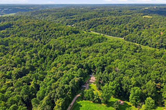 1536 Poplar Grove Rd, Westmoreland, TN 37186