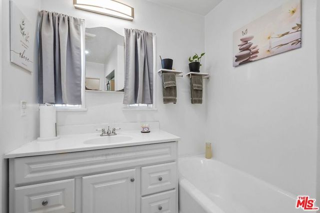 207 W 85th Street, Los Angeles, CA 90003