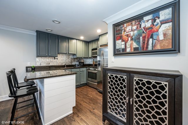 2350 N Kedzie Avenue F, Chicago, IL 60647