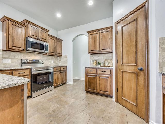 14546 Ashwood Court, Edmond, OK 73025