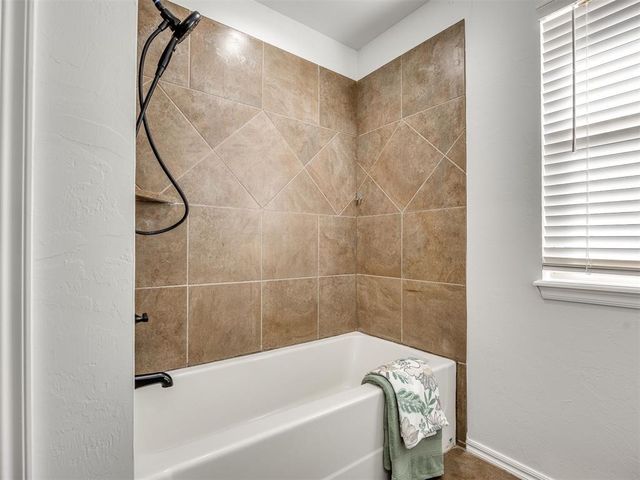 14546 Ashwood Court, Edmond, OK 73025