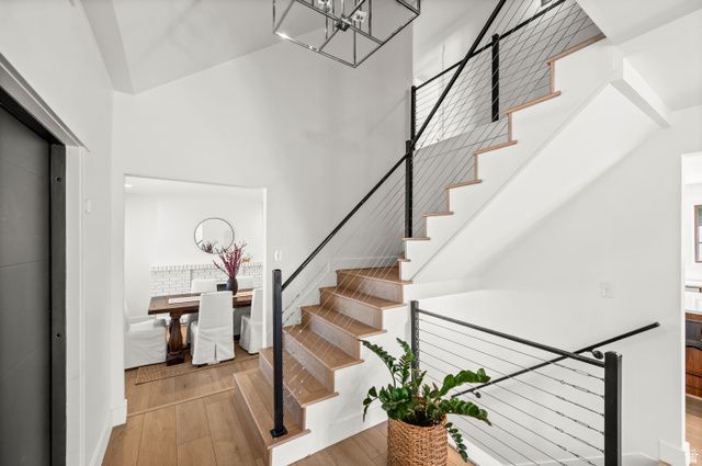 8065 S OVERHILL CIR, Cottonwood Heights, UT 84121