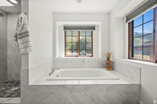 8065 S OVERHILL CIR, Cottonwood Heights, UT 84121