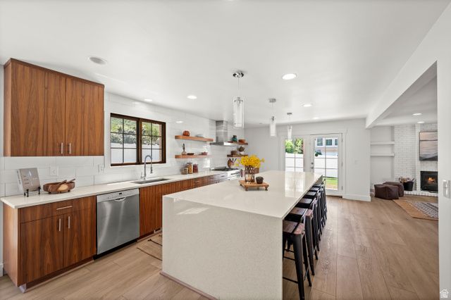 8065 S OVERHILL CIR, Cottonwood Heights, UT 84121