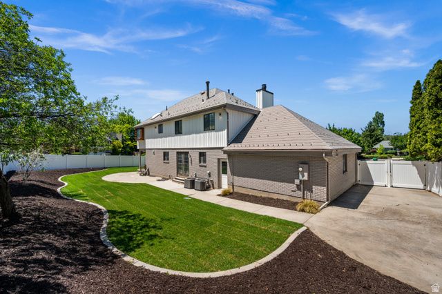 8065 S OVERHILL CIR, Cottonwood Heights, UT 84121