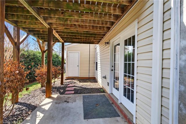 96 Tannenbaum Circle, Greensboro, NC 27410