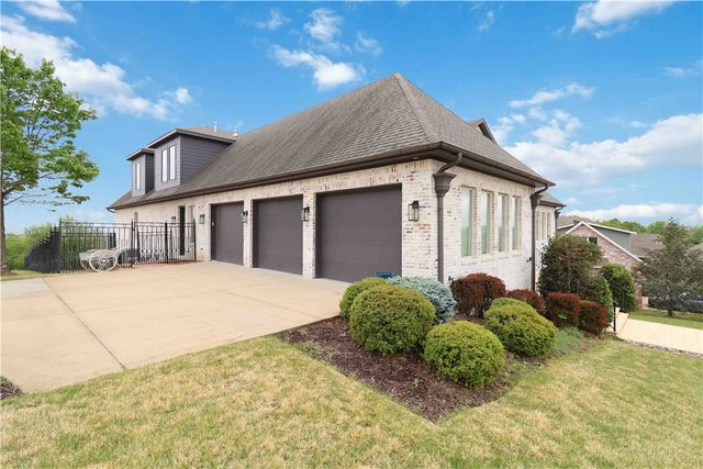 448 N Limestone Drive, Fayetteville, AR 72701