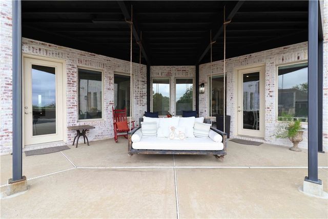 448 N Limestone Drive, Fayetteville, AR 72701