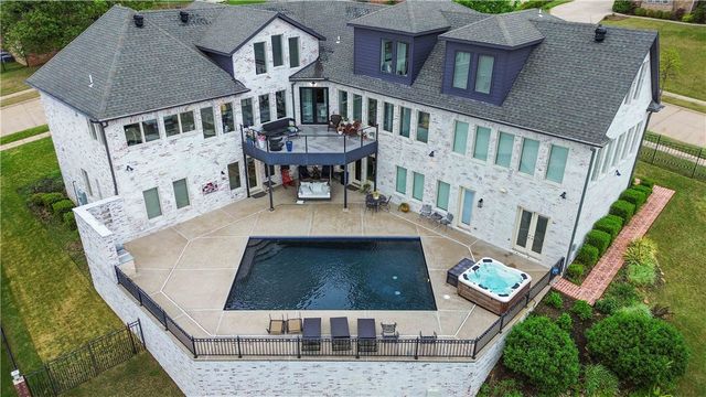 448 N Limestone Drive, Fayetteville, AR 72701
