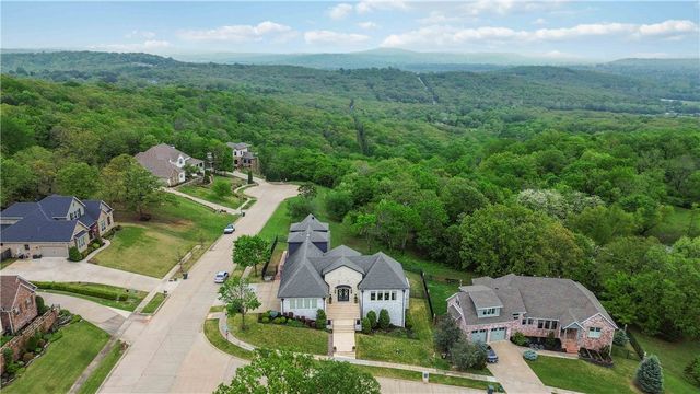 448 N Limestone Drive, Fayetteville, AR 72701