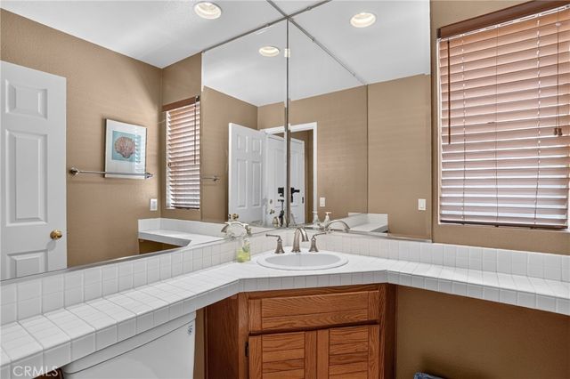 1 Cormorant Circle, Newport Beach, CA 92660