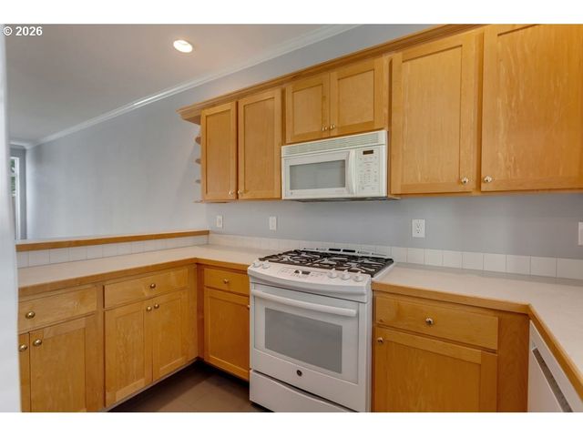 434 5TH St, Lake Oswego, OR 97034