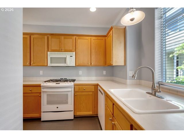 434 5TH St, Lake Oswego, OR 97034