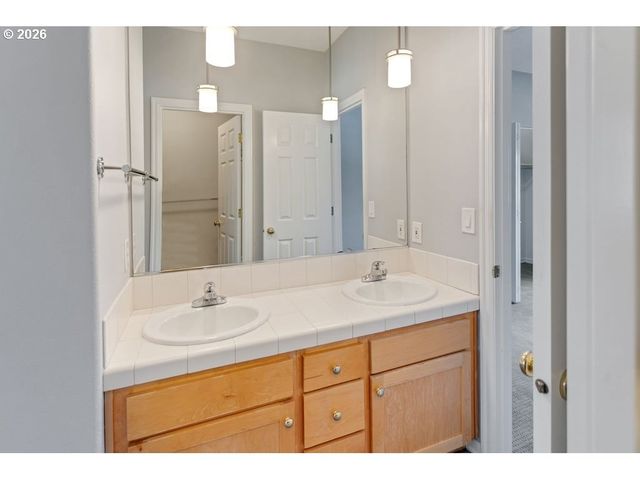 434 5TH St, Lake Oswego, OR 97034