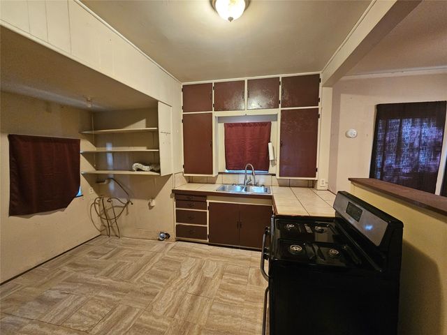 2104 Avenue E, Brownwood, TX 76801