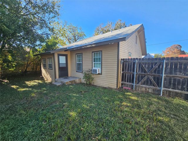 2104 Avenue E, Brownwood, TX 76801