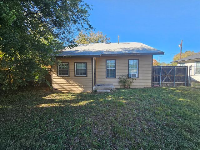 2104 Avenue E, Brownwood, TX 76801