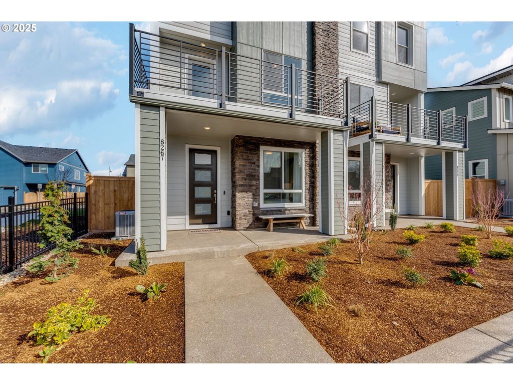 8267 Se BLANTON St, Hillsboro, OR 97123
