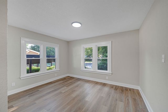 147 S Sedgwick St, Wichita, KS 67213