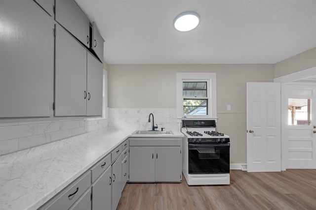 147 S Sedgwick St, Wichita, KS 67213