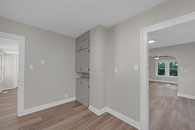 147 S Sedgwick St, Wichita, KS 67213