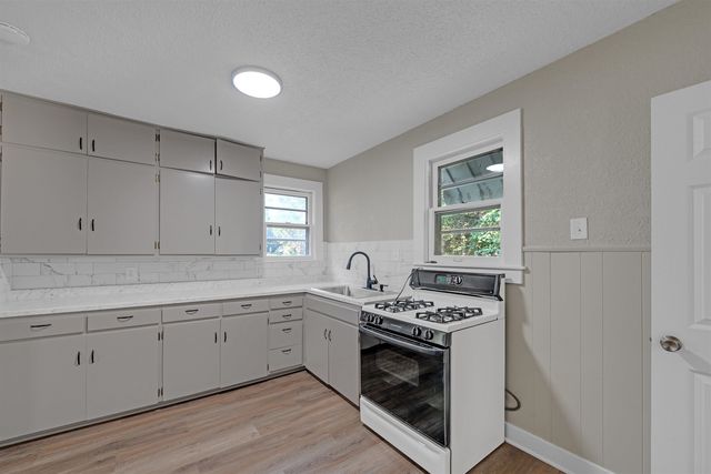 147 S Sedgwick St, Wichita, KS 67213