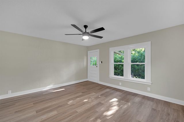 147 S Sedgwick St, Wichita, KS 67213