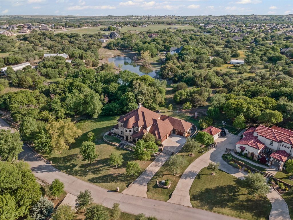 151 Crooked Creek Lane, Aledo, TX 76008