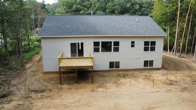 15741 Mercury Drive, Grand Haven, MI 49417